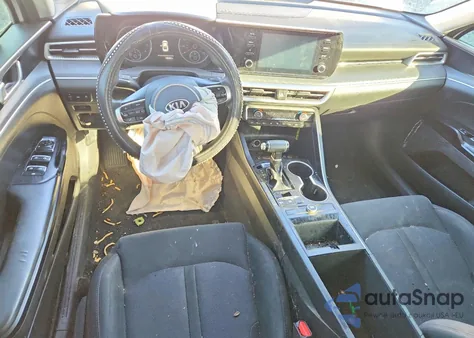 2021 Kia K5 Lxs z USA, uszkodzony, nr VIN 5XXG14J22MG065083